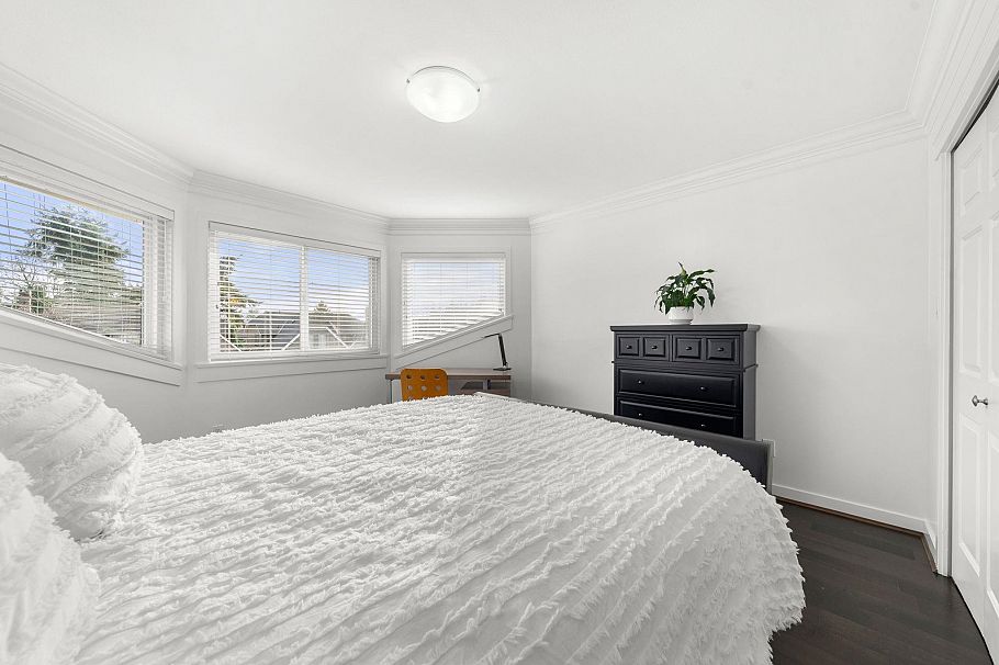 2733 Tempe Glen Drive North Vancouver, BC - 30