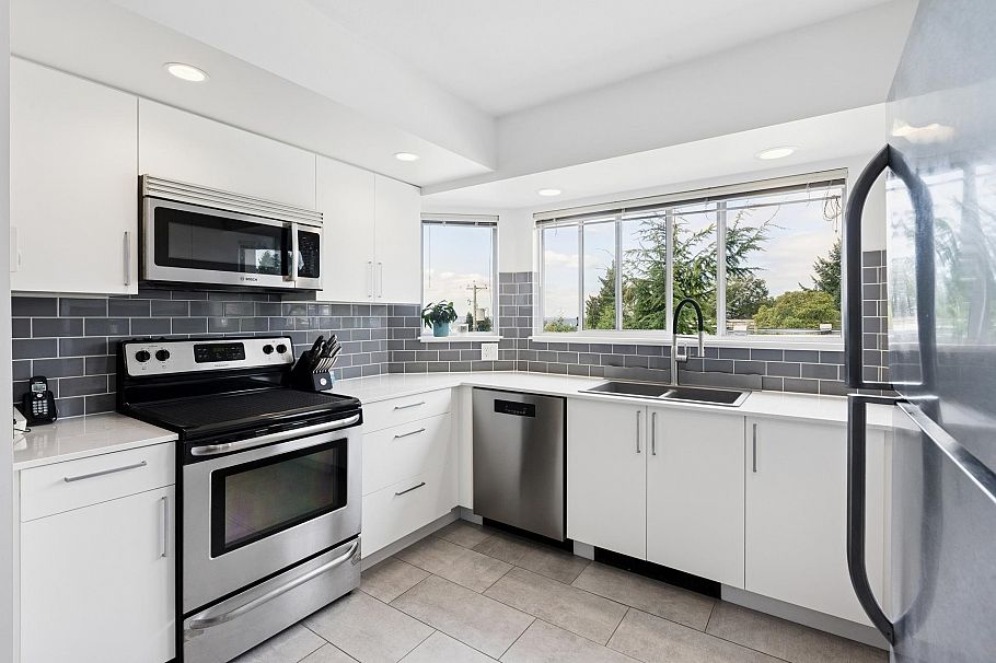 303 131 W 20th Street North Vancouver, BC - 14