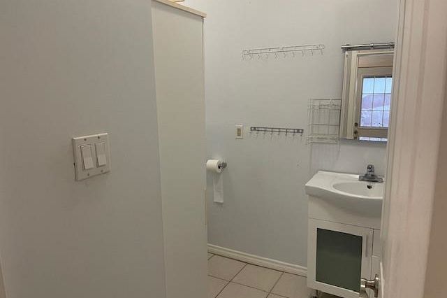 3034 Glen Drive Vancouver, BC - 18