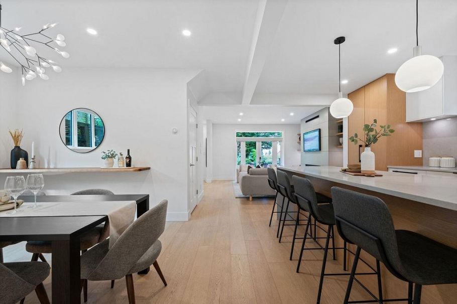 466 E 37th Avenue Vancouver, BC - 4