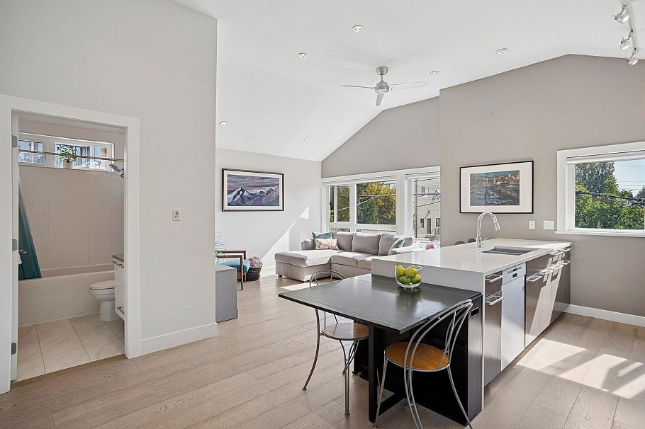 1683 Kitchener Street Vancouver, BC - 8