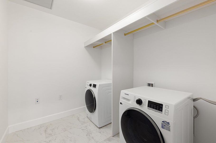 101 3668 W 10th Avenue Vancouver, BC - 24