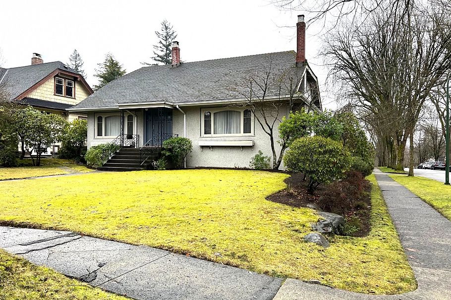 4994 Blenheim Street Vancouver, BC - 1