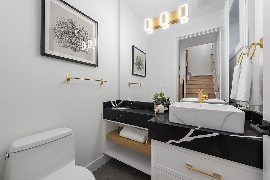 1 4855 Dumfries Street Vancouver, BC - 10