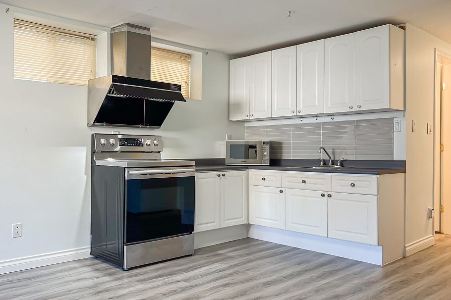 2083 E 53rd Avenue Vancouver, BC - 28