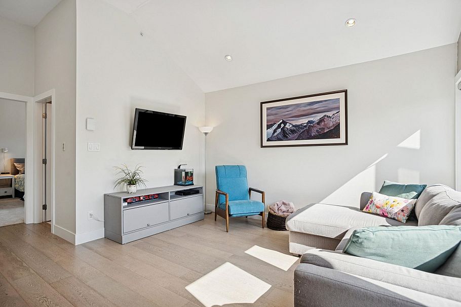 1683 Kitchener Street Vancouver, BC - 5