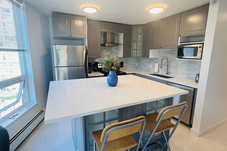 1202 188 Keefer Place Vancouver, BC - 1