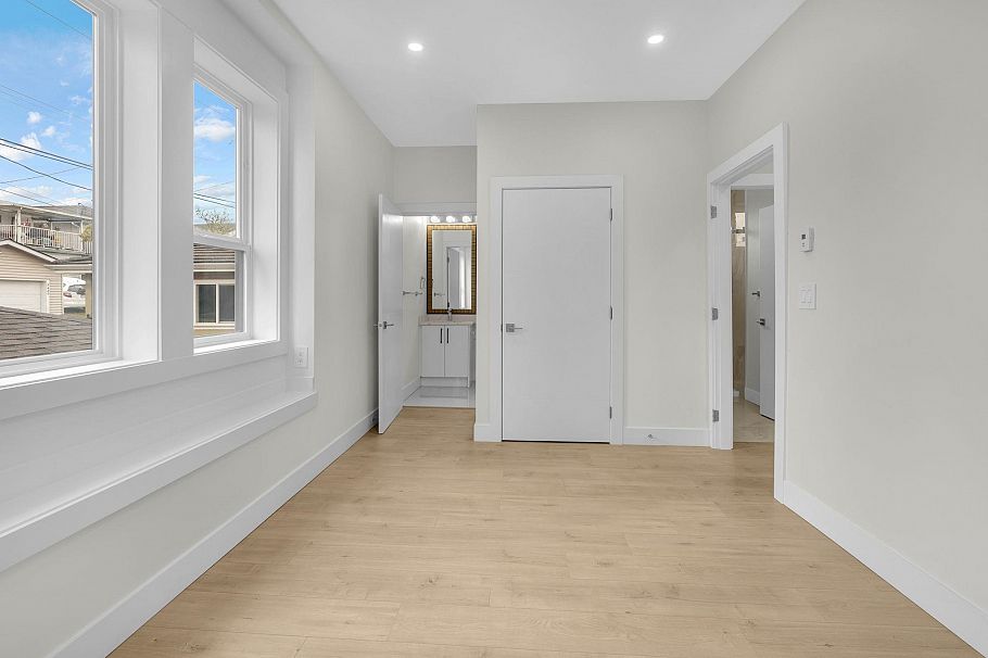 4325 Kamloops Street Vancouver, BC - 14