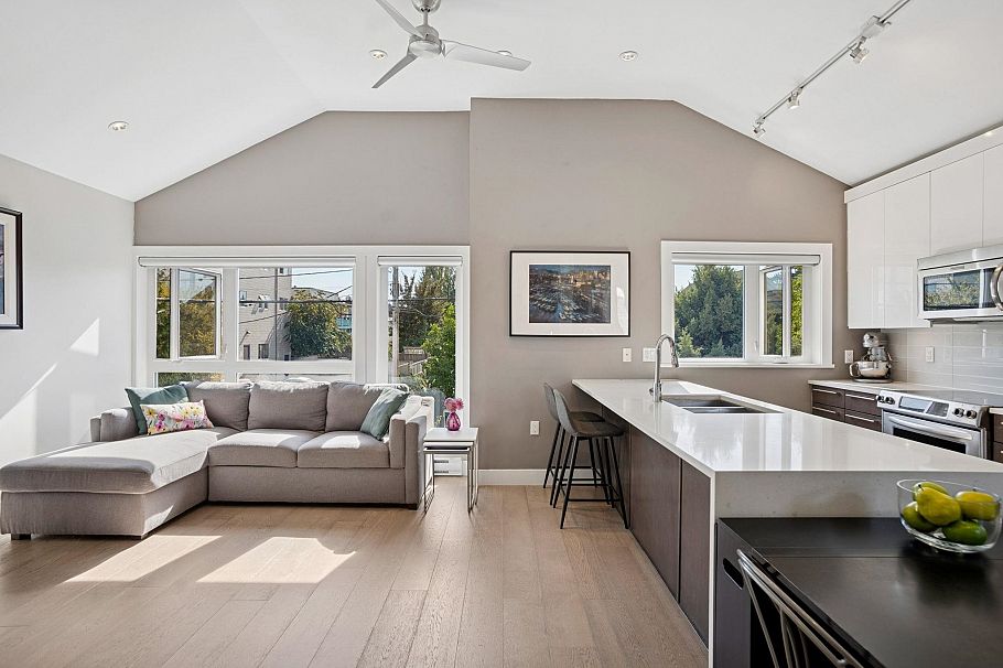 1683 Kitchener Street Vancouver, BC - 3