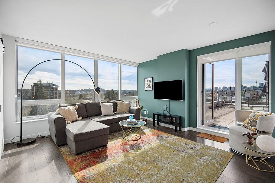 808 933 E Hastings Street Vancouver, BC - 5