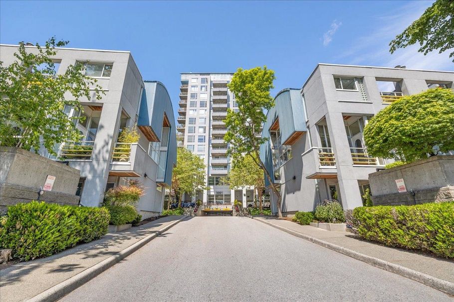 307 3061 E Kent Avenue North Vancouver, BC - 38