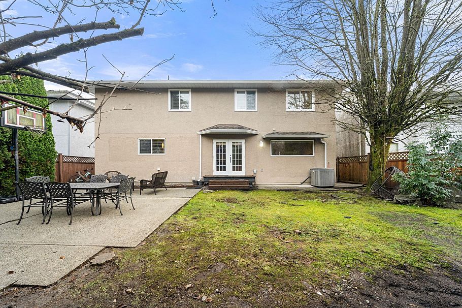 2733 Tempe Glen Drive North Vancouver, BC - 38