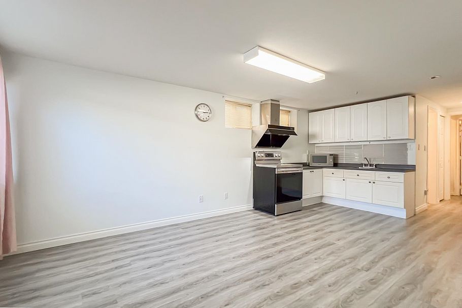 2083 E 53rd Avenue Vancouver, BC - 26