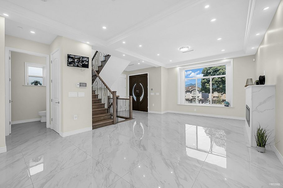 2936 E 2nd Avenue Vancouver, BC - 5