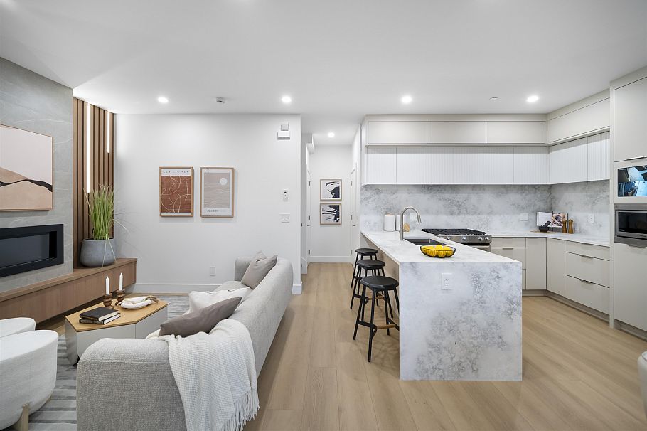 1 2386 E 45th Avenue Vancouver, BC - 7