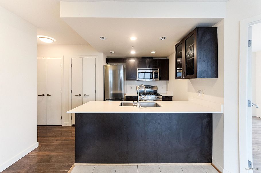 1307 4815 Eldorado Mews Vancouver, BC - 3