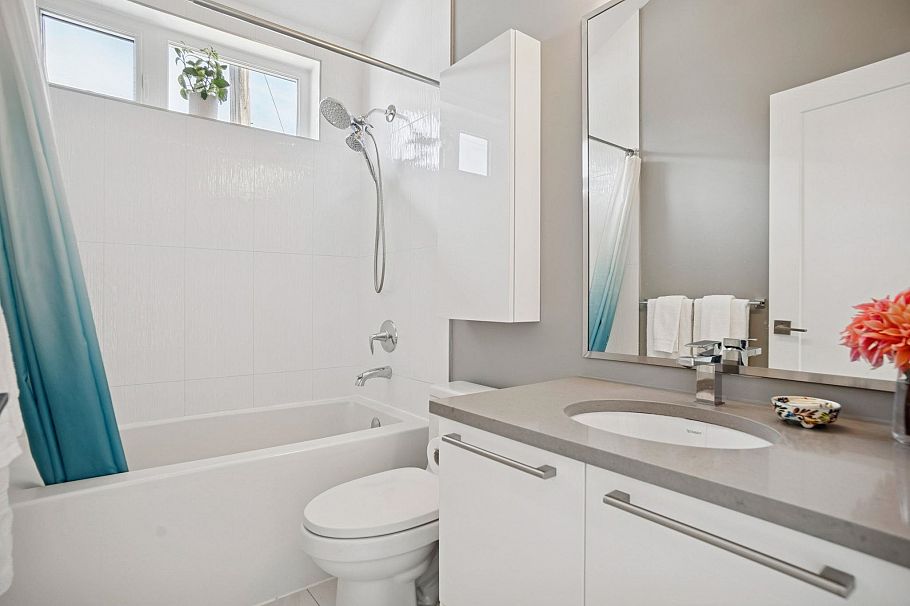 1683 Kitchener Street Vancouver, BC - 16