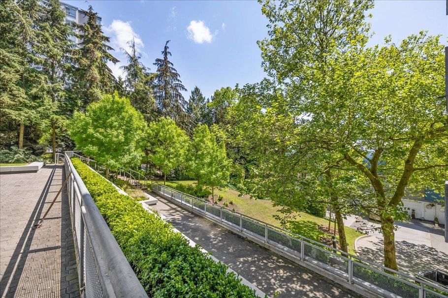 307 3061 E Kent Avenue North Vancouver, BC - 35