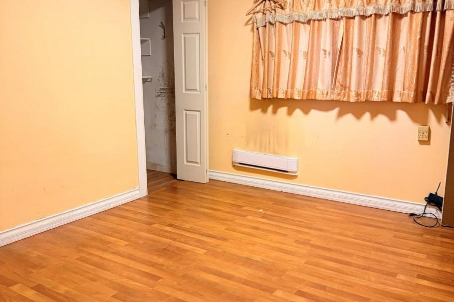 1335 E 29th Avenue Vancouver, BC - 5