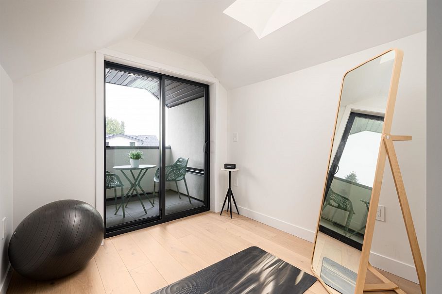 8088 Laurel Street Vancouver, BC - 25