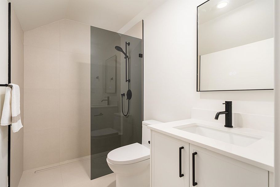 8088 Laurel Street Vancouver, BC - 28