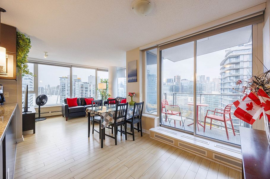 3207 689 Abbott Street Vancouver, BC - 2