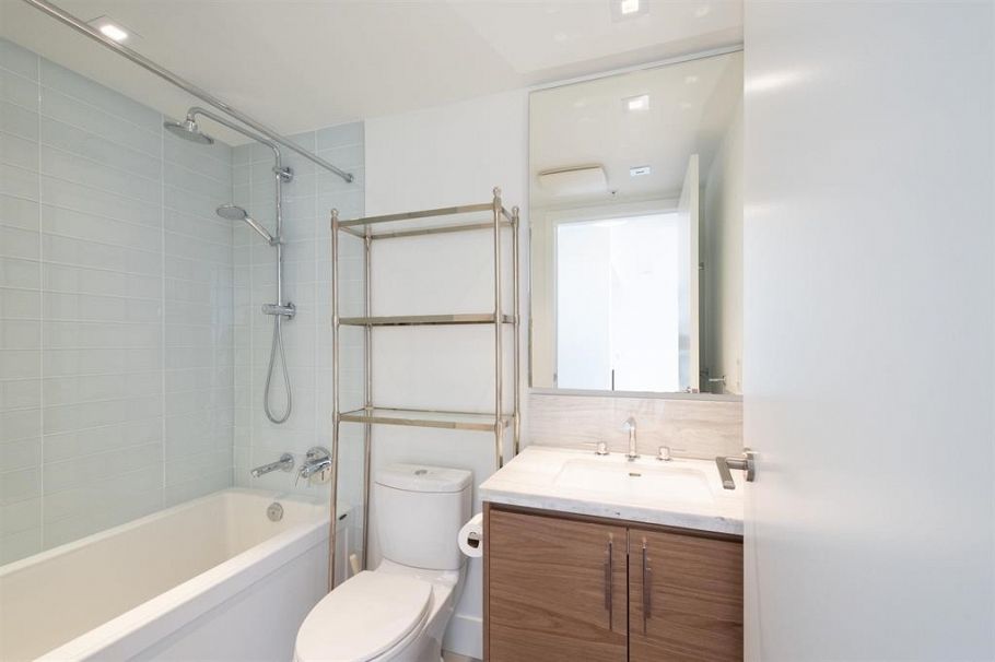 703 111 E 13TH STREET, North Vancouver BC V7L 0C7 North Vancouver, BC - 12