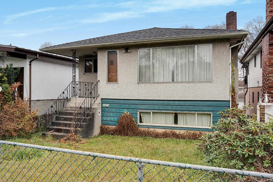 5284 Slocan Street Vancouver, BC - 34