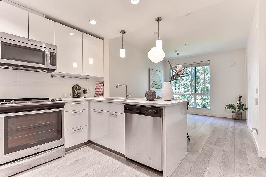 527 723 W 3rd Street North Vancouver, BC - 1