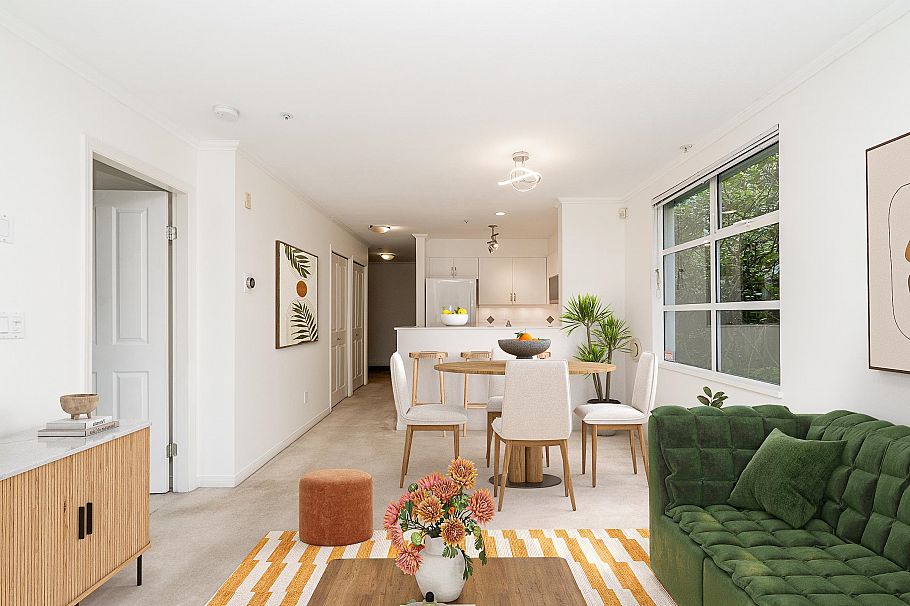 106 2575 W 4th Avenue Vancouver, BC - 2