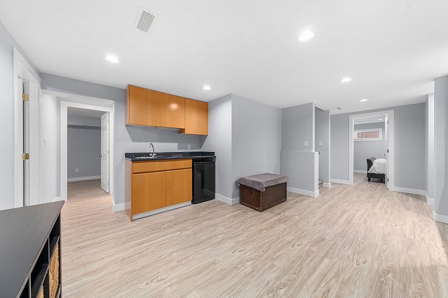 2733 Tempe Glen Drive North Vancouver, BC - 34