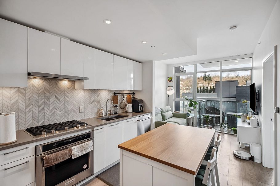 702 3581 E Kent Ave North Vancouver, BC - 8