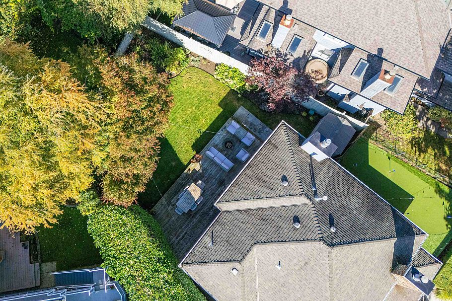 3968 Frames Place North Vancouver, BC - 32