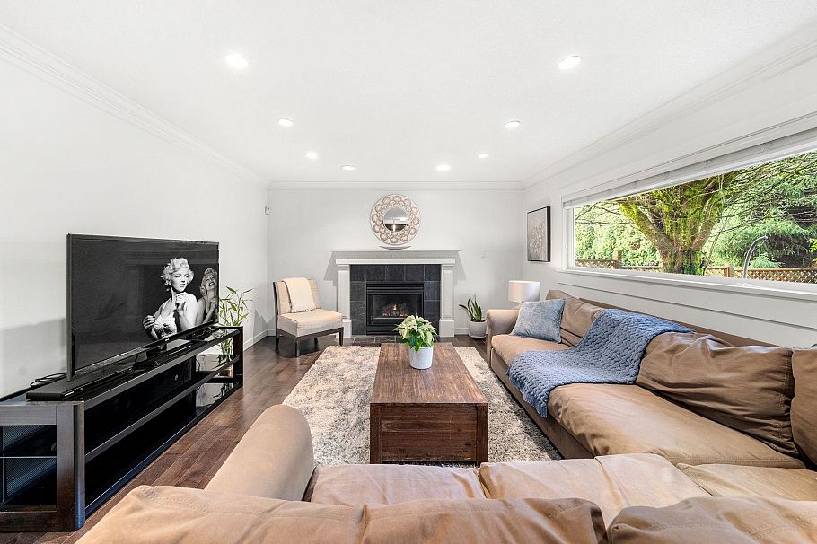 2733 Tempe Glen Drive North Vancouver, BC - 9