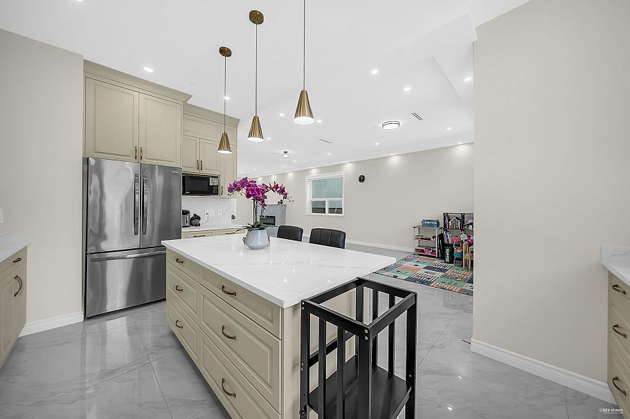 2936 E 2nd Avenue Vancouver, BC - 12