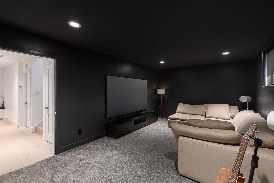 3179 W 49th Avenue Vancouver, BC - 32