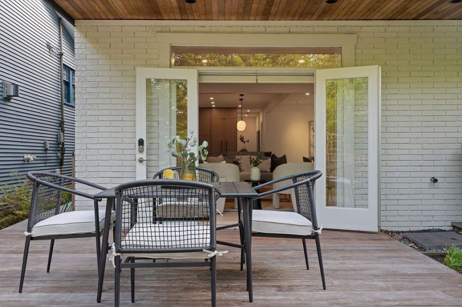 466 E 37th Avenue Vancouver, BC - 36