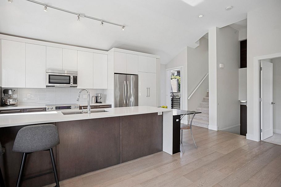 1683 Kitchener Street Vancouver, BC - 10