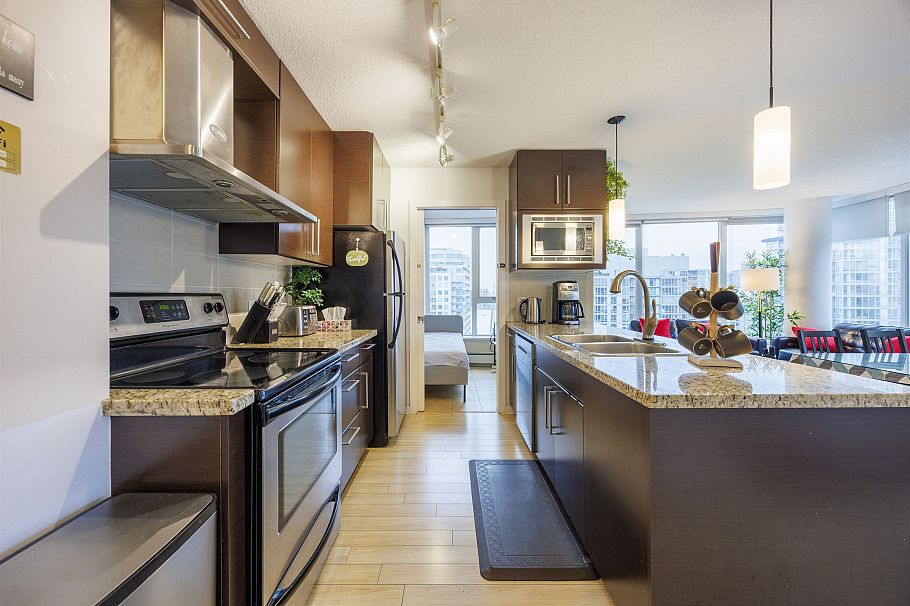 3207 689 Abbott Street Vancouver, BC - 3