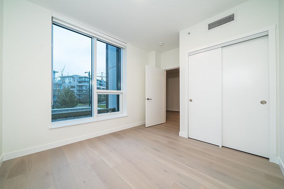 213 5212 Cambie Street Vancouver, BC - 5