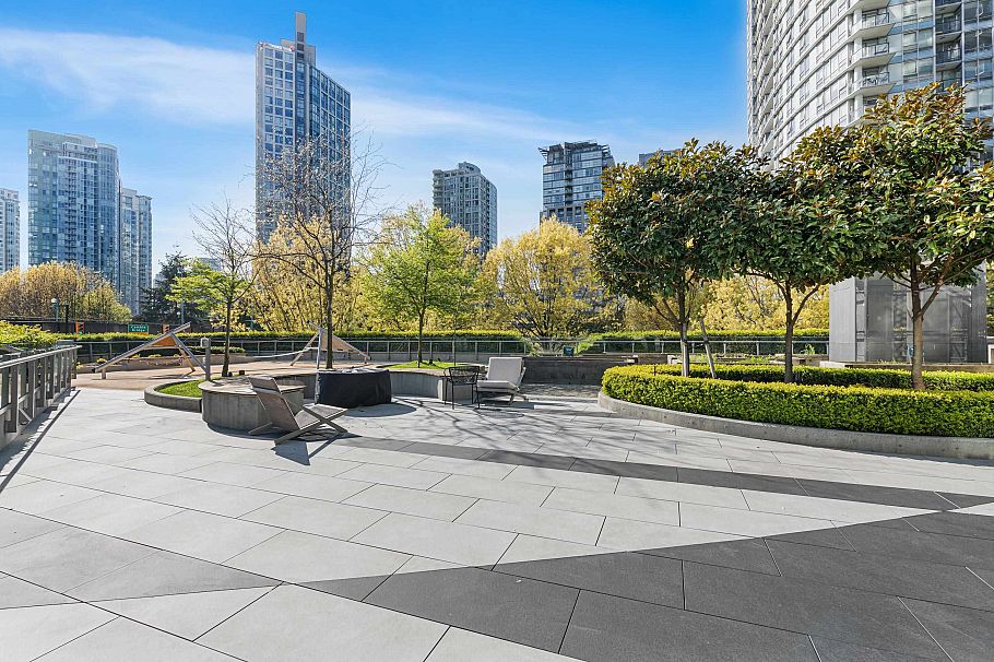 1387 87 Nelson Street Vancouver, BC - 35