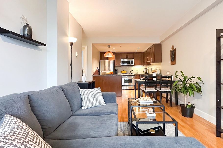 411 3811 Hastings Street Burnaby, BC - 6