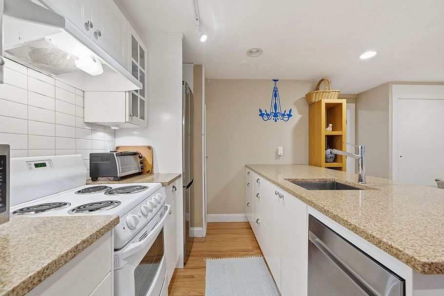 Garden Suite 2233 ALDEN LANE, North Vancouver BC V7P 2J7 North Vancouver, BC - 7