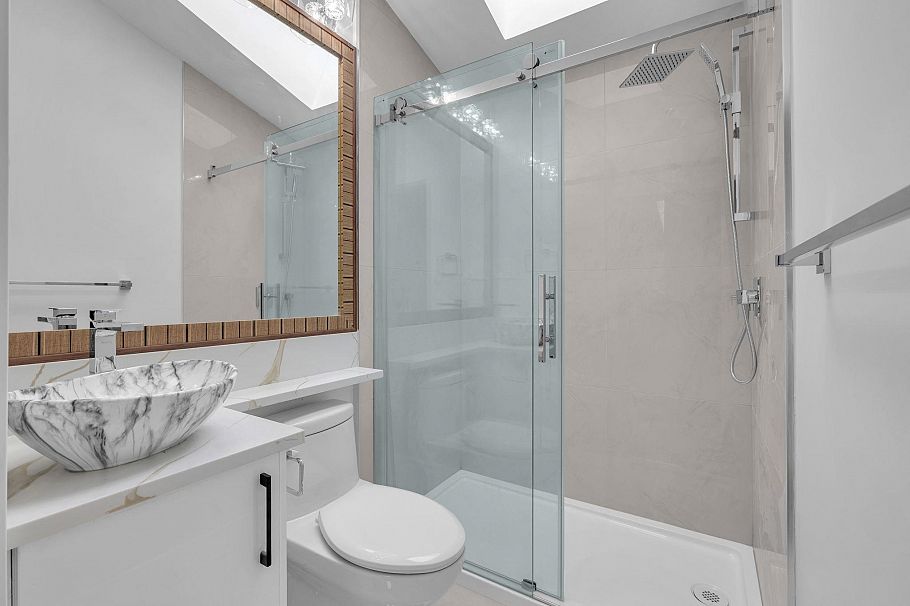 4325 Kamloops Street Vancouver, BC - 18