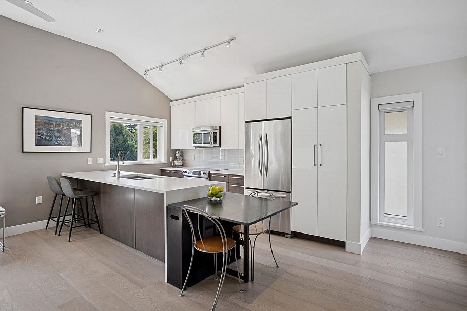 1683 Kitchener Street Vancouver, BC - 9