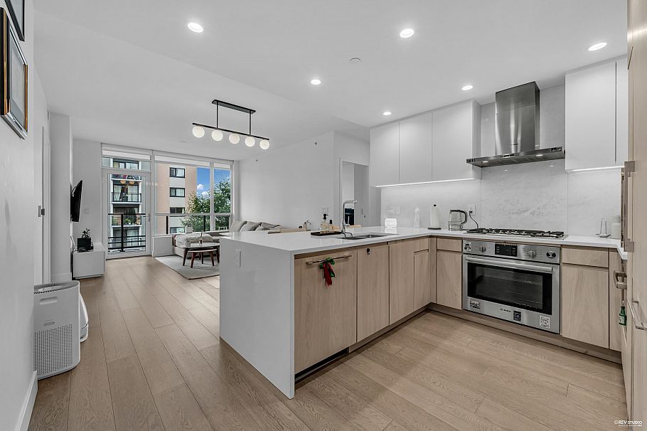 308 177 W 3rd Street North Vancouver, BC - 4