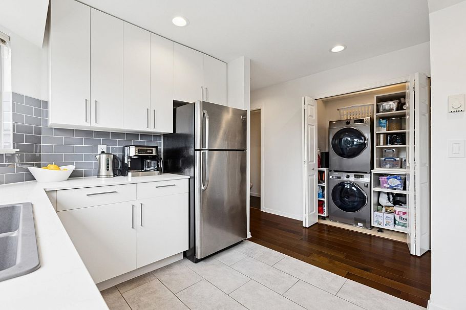 303 131 W 20th Street North Vancouver, BC - 16