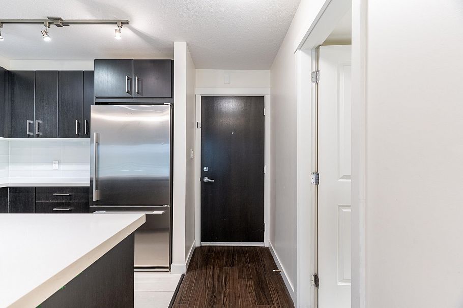 207 3133 Riverwalk Avenue Vancouver, BC - 3