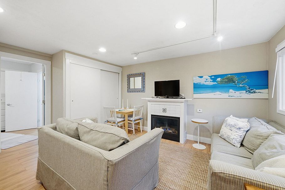 Garden Suite 2233 ALDEN LANE, North Vancouver BC V7P 2J7 North Vancouver, BC - 4