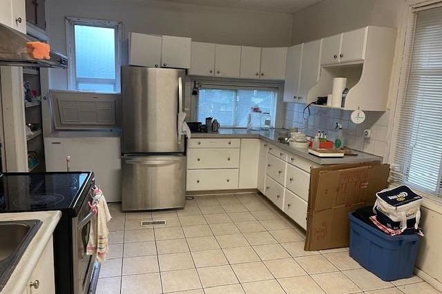 3034 Glen Drive Vancouver, BC - 6